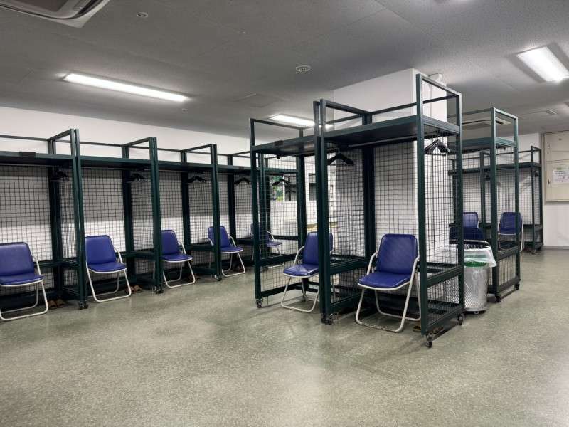 3塁側ロッカールーム